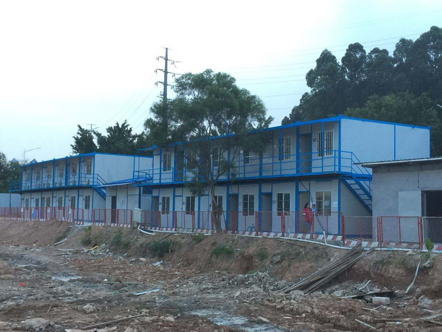 巴国城工地住人集装箱宿舍出租
